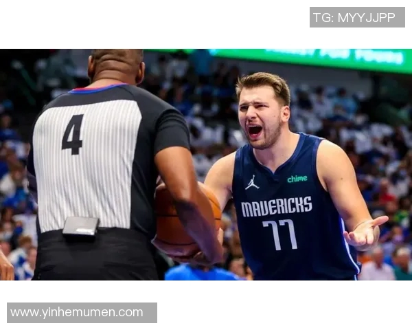 球员比赛中手势引发误解 紧急公开道歉回应争议